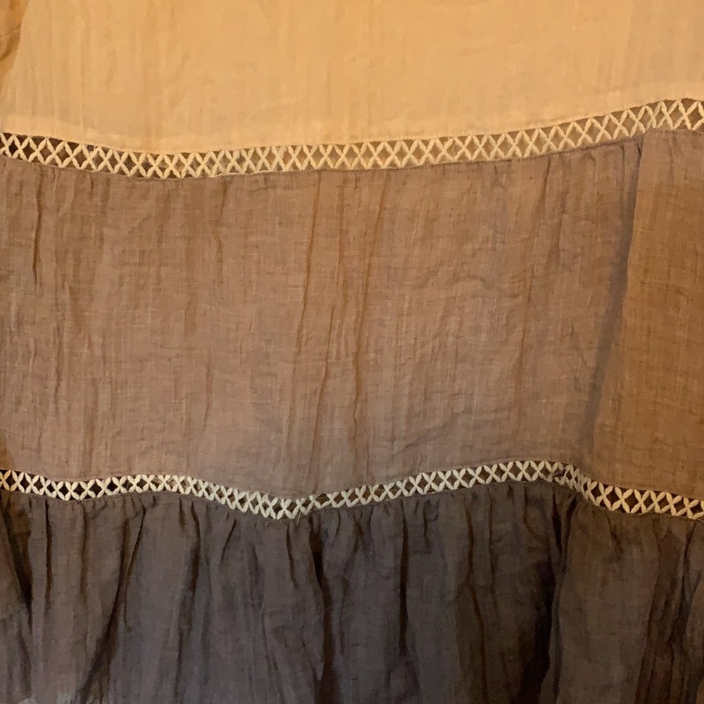 Neutrals Color Block Flowy Top - Picture 2 of 4